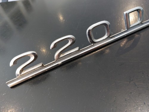 Mercedes benz w115 nameplate - mercedes,